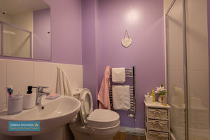 En-Suite- click for photo gallery